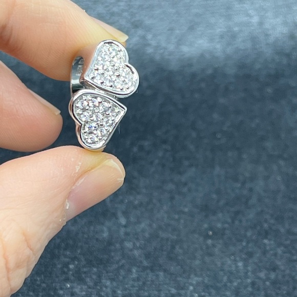 Diamond Hearts Ring - Picture 8 of 9